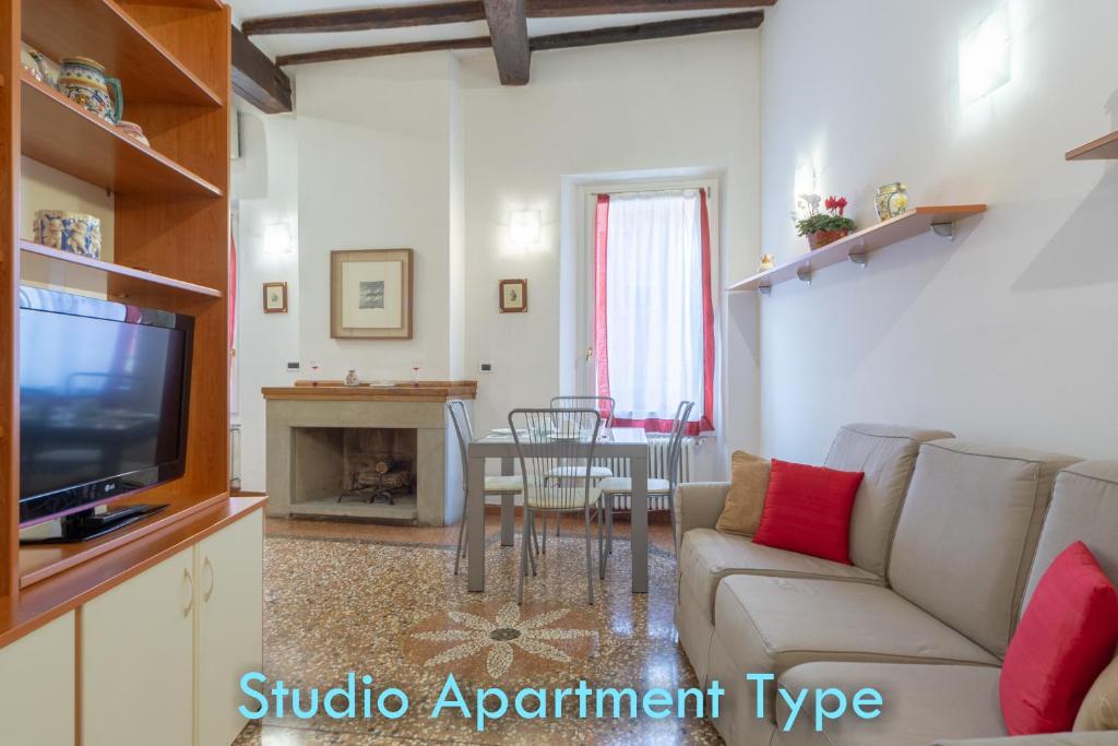 Santo Stefano Apartments - BolognaRooms - Superieure Studio