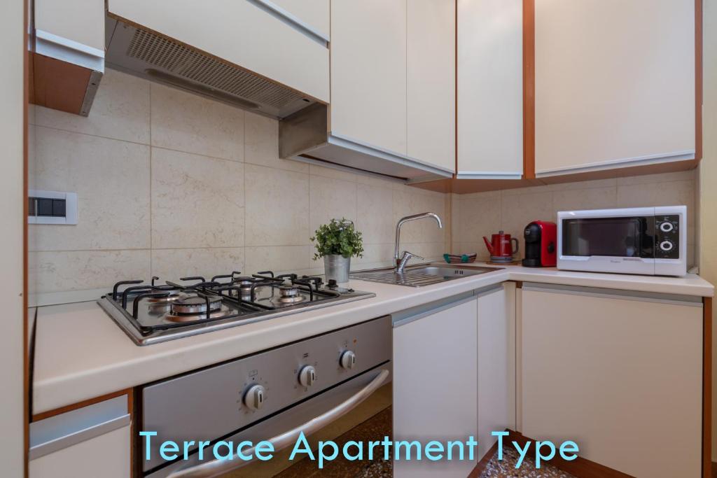 Santo Stefano Apartments - BolognaRooms - Appartement Met Balkon