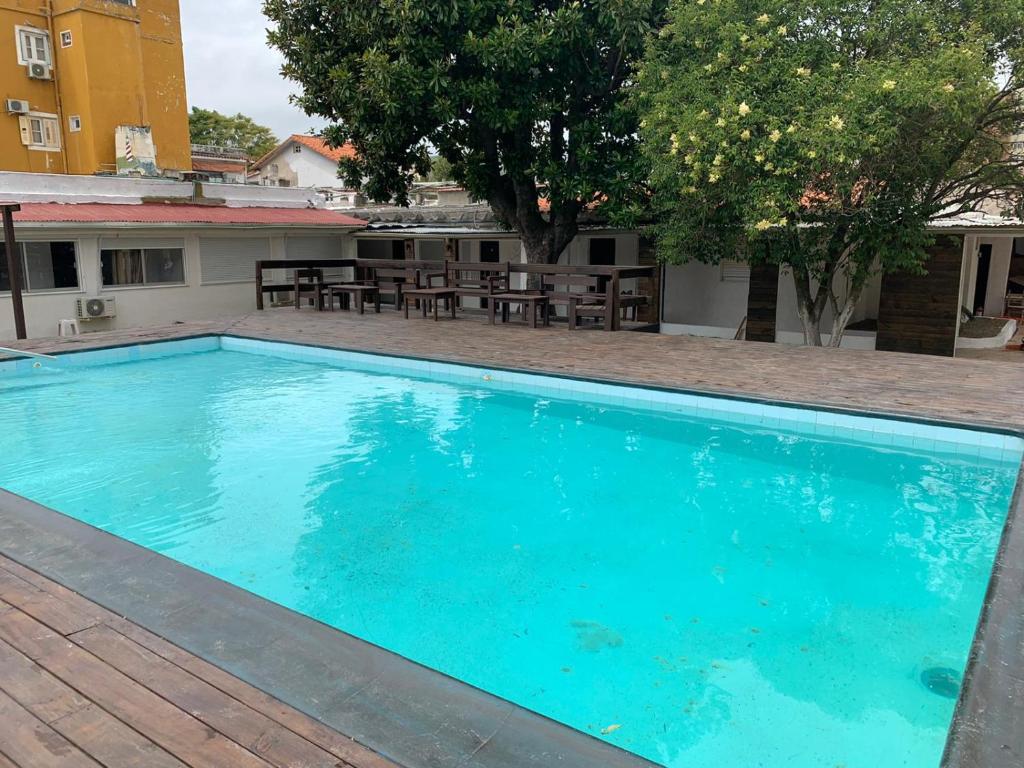 Bazén v ubytování Hotel American nebo v jeho okolí