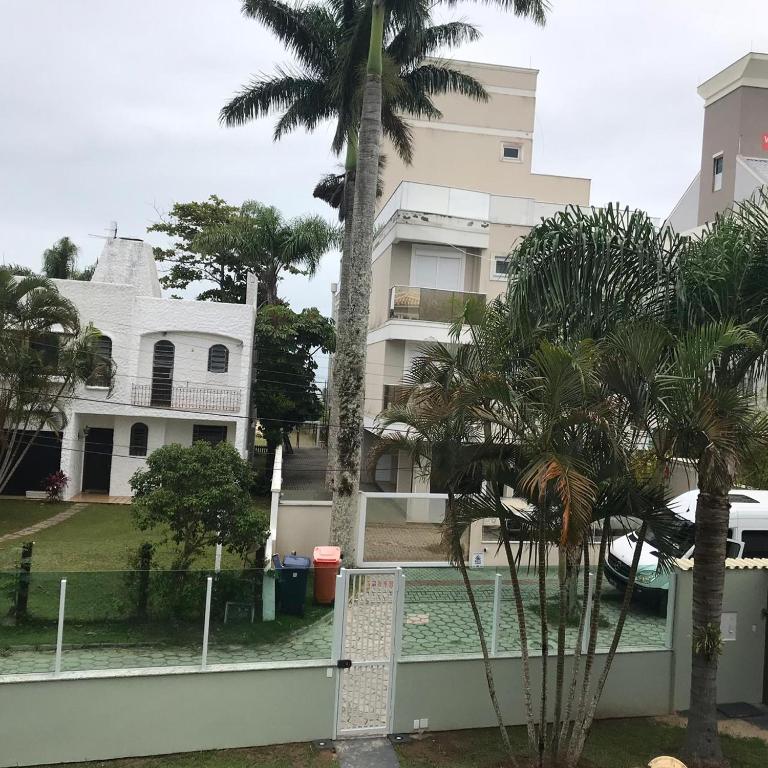  Seu lugar de descanso é aqui! Apto à 50m da praia!