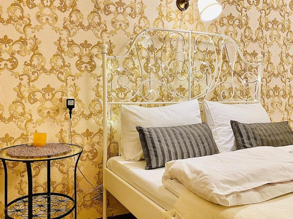 Inexpencive apartment 1912 at Moscow Railway Station, Kudrovo, Russia
