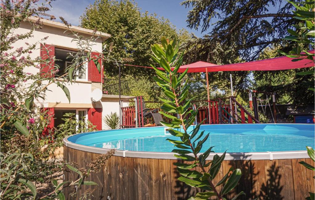 Bazen v nastanitvi oz. blizu nastanitve 3 Bedroom Pet Friendly Home In Lamalou-les-bains