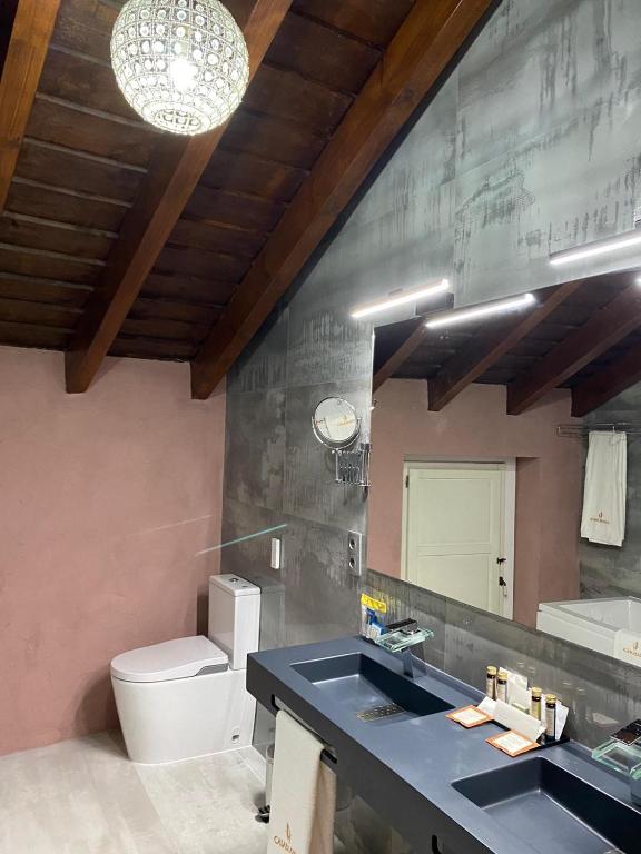 Koupelna v ubytování HOTEL CASABLANCA BOUTIQUE
