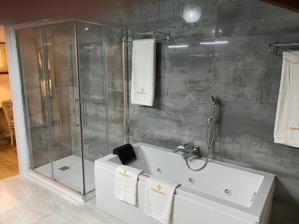 Koupelna v ubytování HOTEL CASABLANCA BOUTIQUE