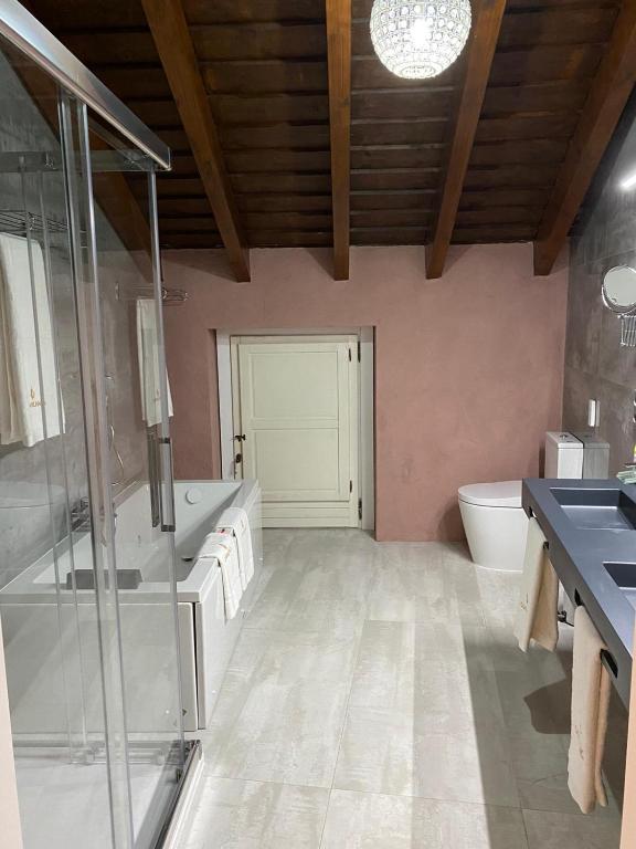 Koupelna v ubytování HOTEL CASABLANCA BOUTIQUE