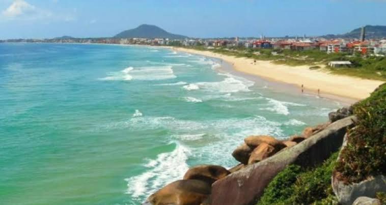  Apto COMPLETO a 400m da praia dos Ingleses