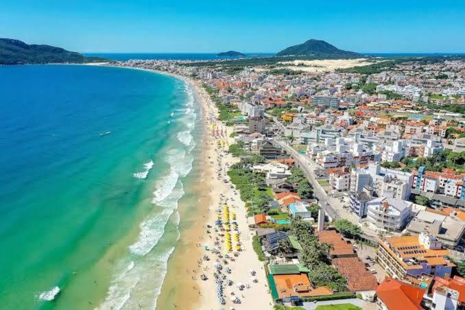  Apto COMPLETO a 400m da praia dos Ingleses