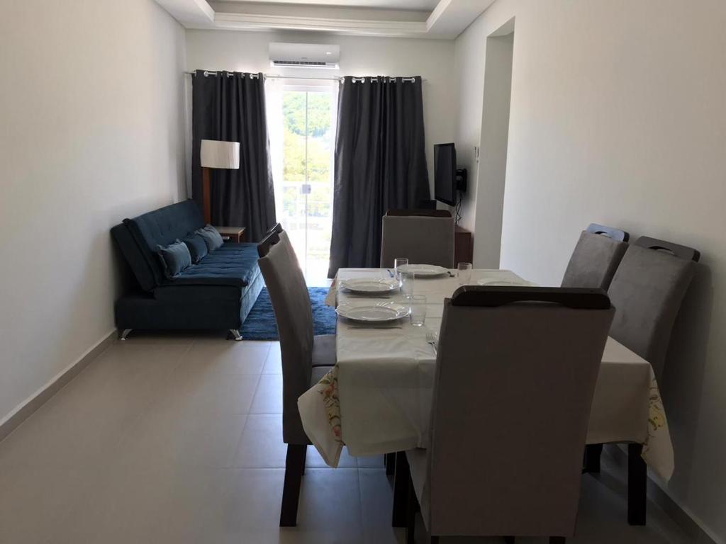  Lindo apto 2 dormitórios para férias em Florianópolis