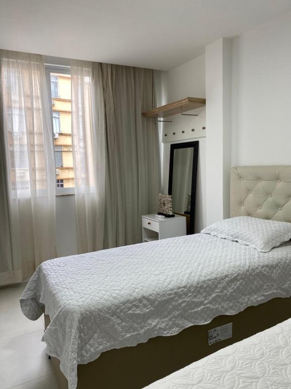  Apartamento Copacabana - Quadra da Praia
