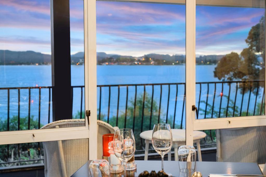 Black Swan Lakeside Boutique Hotel - Resim 13