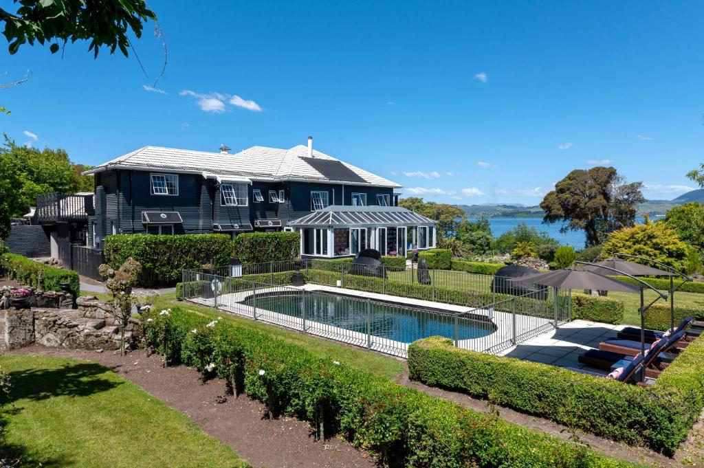 Black Swan Lakeside Boutique Hotel - Resim 5