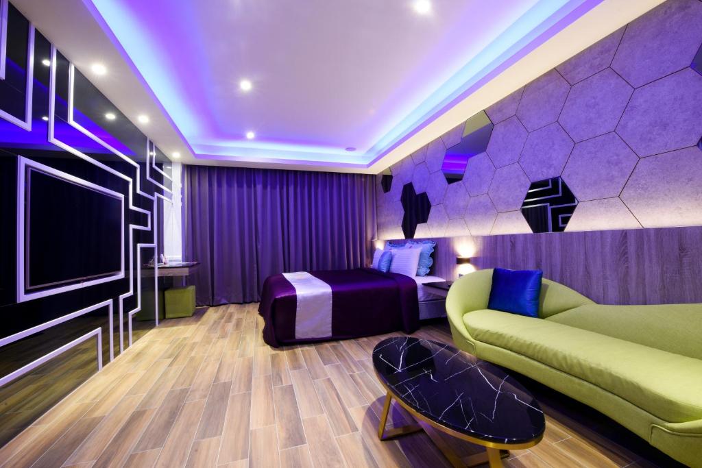 TV a/nebo společenská místnost v ubytování I-Like Motel
