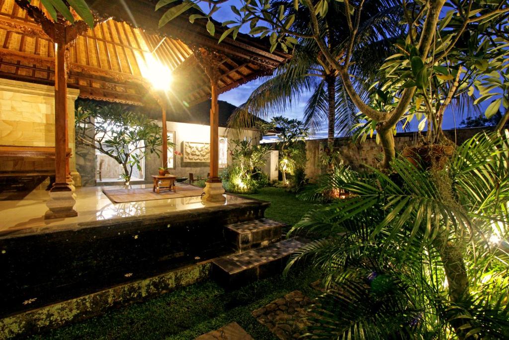 Zahrada ubytování Sari House Ubud - Balinese Style Homestay