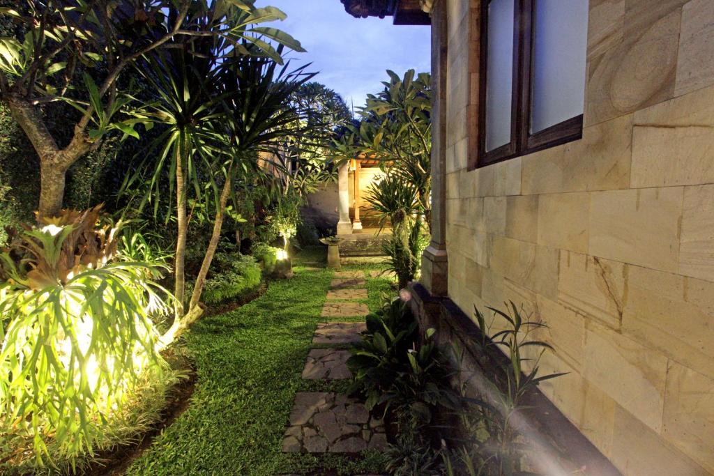 Zahrada ubytování Sari House Ubud - Balinese Style Homestay