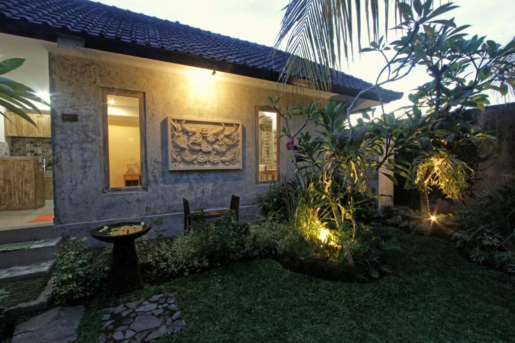 Zahrada ubytování Sari House Ubud - Balinese Style Homestay
