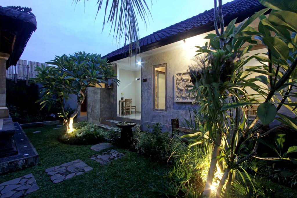 Zahrada ubytování Sari House Ubud - Balinese Style Homestay