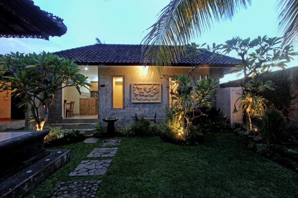 Zahrada ubytování Sari House Ubud - Balinese Style Homestay