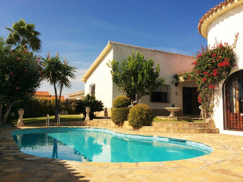 3 bedrooms villa at Benajarafe 300 m away from the beach with ...