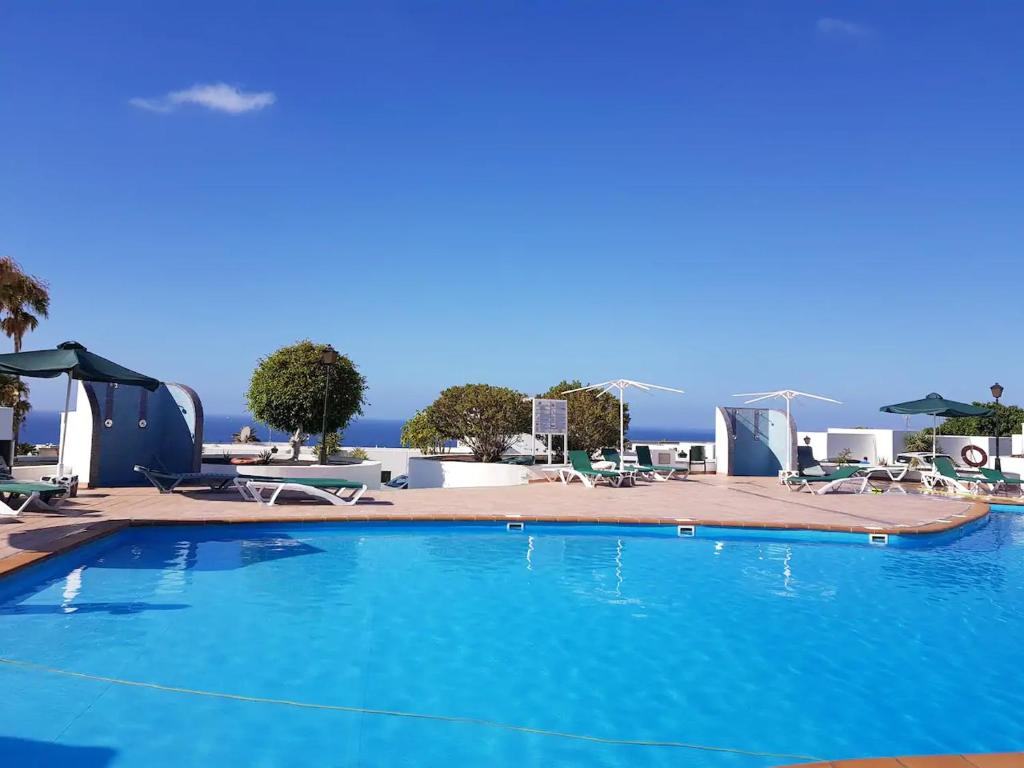 Hồ bơi trong/gần Charming Apartment in Tías + Pool