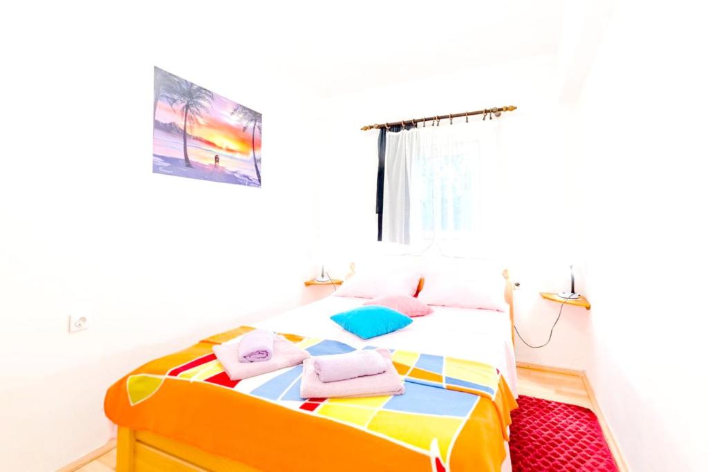 Posteľ alebo postele v izbe v ubytovaní Charming apartment with private pool in Mastrinka - 98 sqm