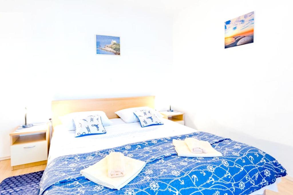 Posteľ alebo postele v izbe v ubytovaní Charming apartment with private pool in Mastrinka - 98 sqm