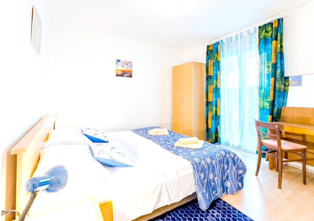 Posteľ alebo postele v izbe v ubytovaní Charming apartment with private pool in Mastrinka - 98 sqm
