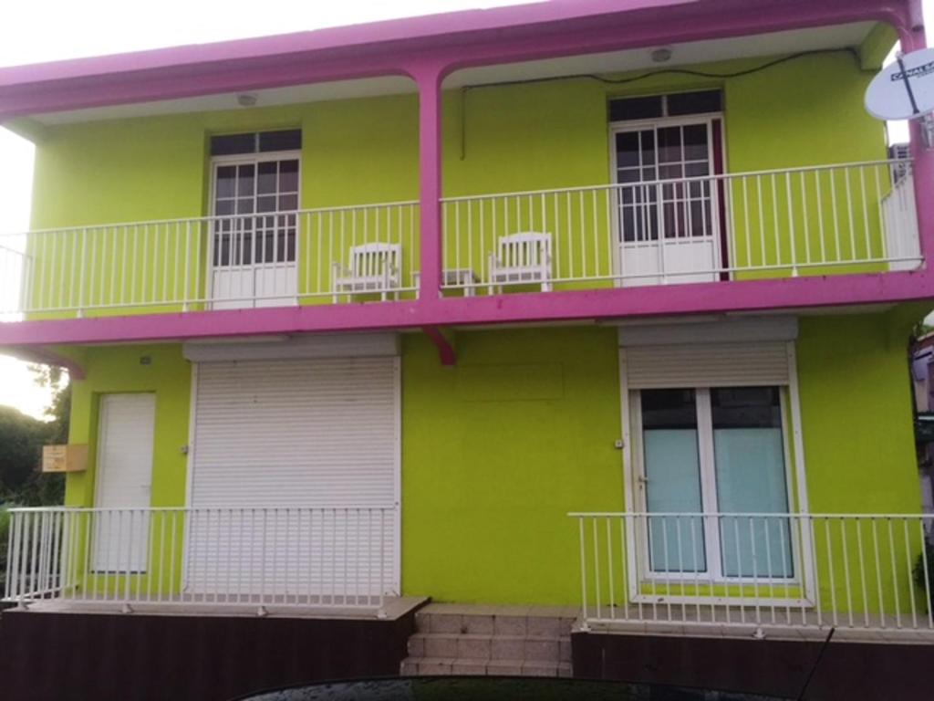 Gallery image of Appartement de 2 chambres avec balcon et wifi a Pointe Noire a 4 km de la plage in Pointe-Noire