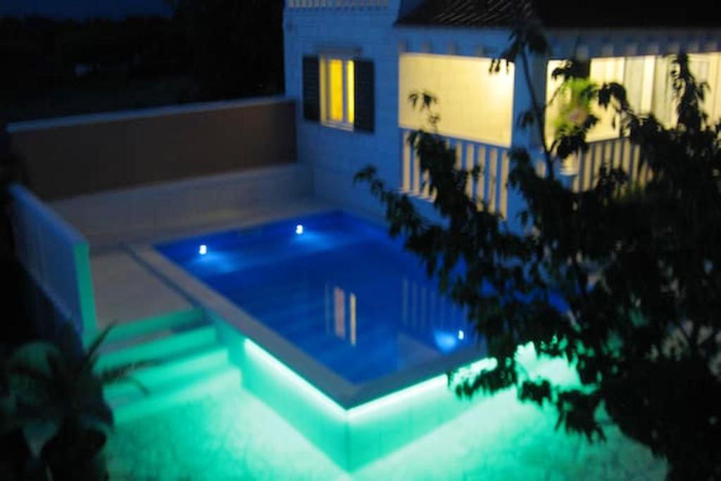 Bazén v ubytování Charming Villa in Pučišća + Pool nebo v jeho okolí