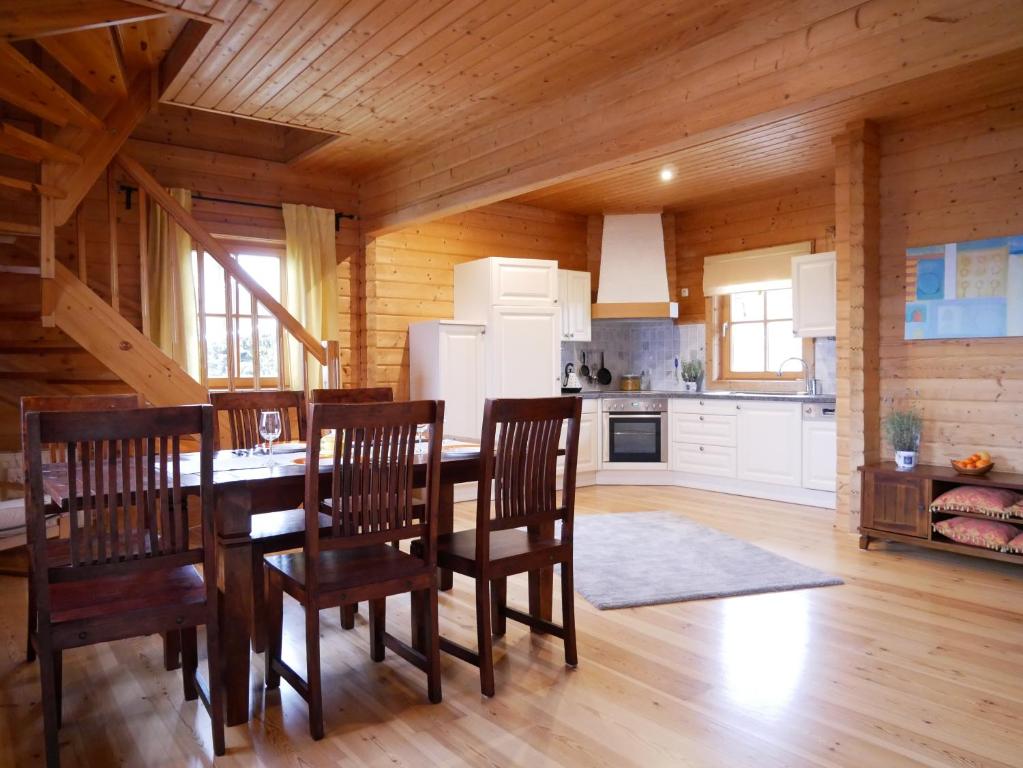 A kitchen or kitchenette at Ferienwohnung Sonnenuntergang