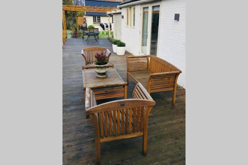 Fotografie z fotogalerie ubytování Tiny house in tuin van de statige villa Mariahof v destinaci Dordrecht