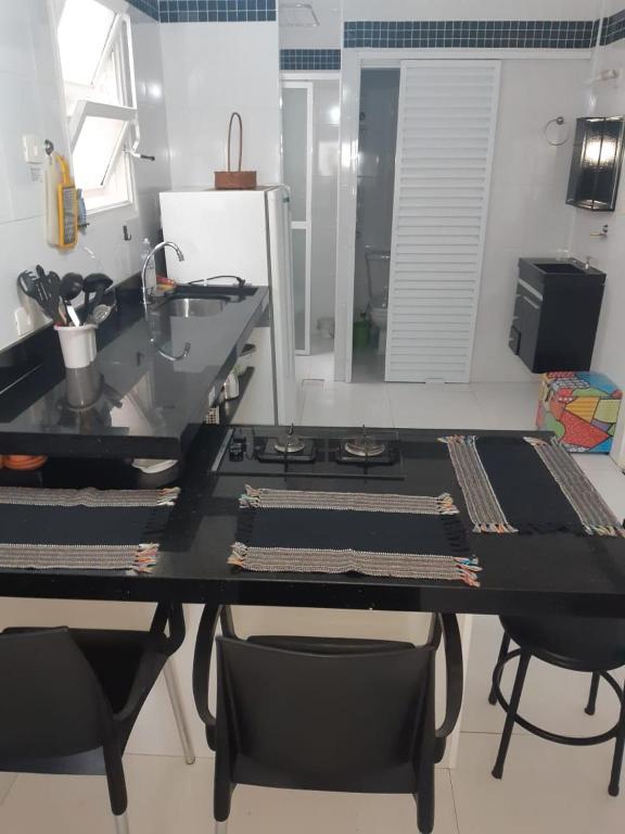  Kitnet em Guarujá - Pitangueiras (sem garagem)