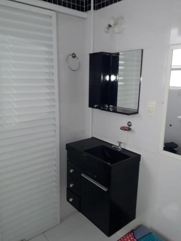  Kitnet em Guarujá - Pitangueiras (sem garagem)