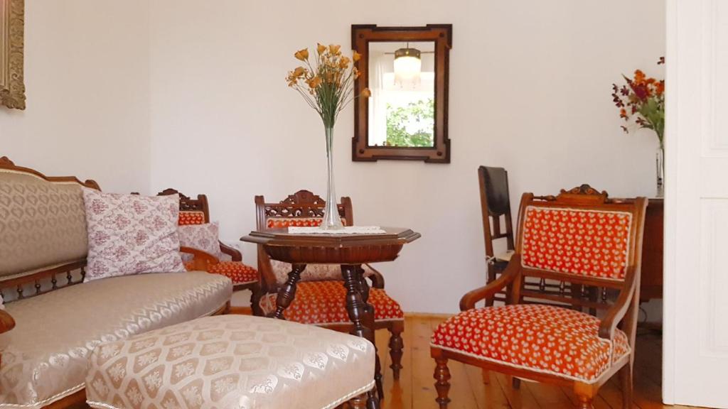 Posezení v ubytování Villa Beach House Orebic with private pool at the beach in Orebic - Peljesac