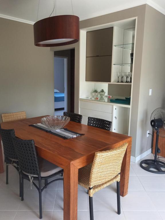  Belíssima Casa com Piscina