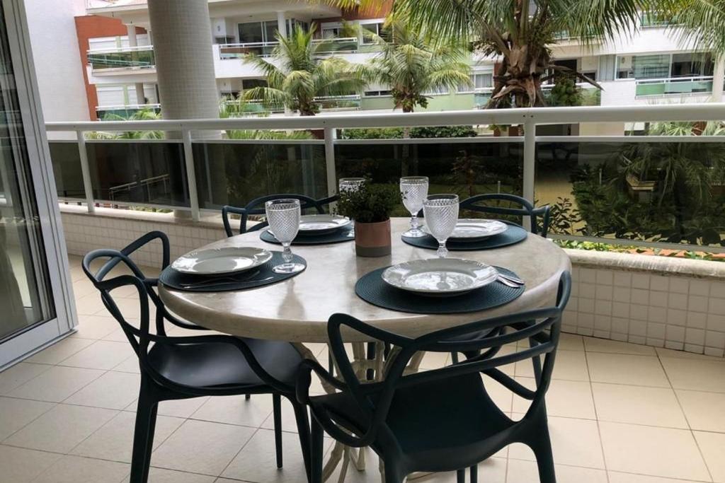  Apartamento na Praia Brava em Condomínio Completo