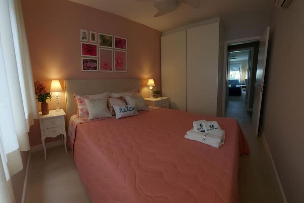  Apartamento na Praia Brava em Condomínio Completo