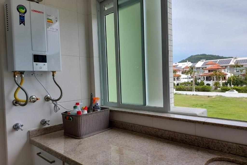 Apartamento na Praia Brava em Condomínio Completo