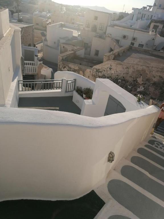 Photo de la galerie de l'établissement Imarkellis Pyrgos Cave and Belfry Charm Santorini, à Pyrgos