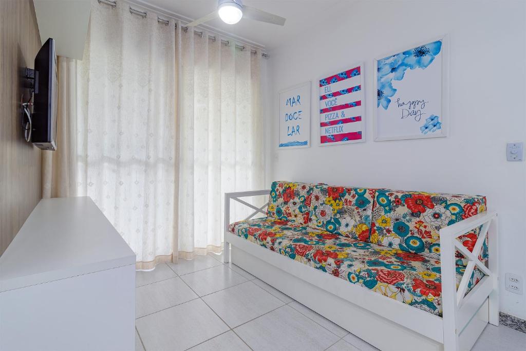  Muro Alto Condomínio Clube Com Jardim por Carpediem