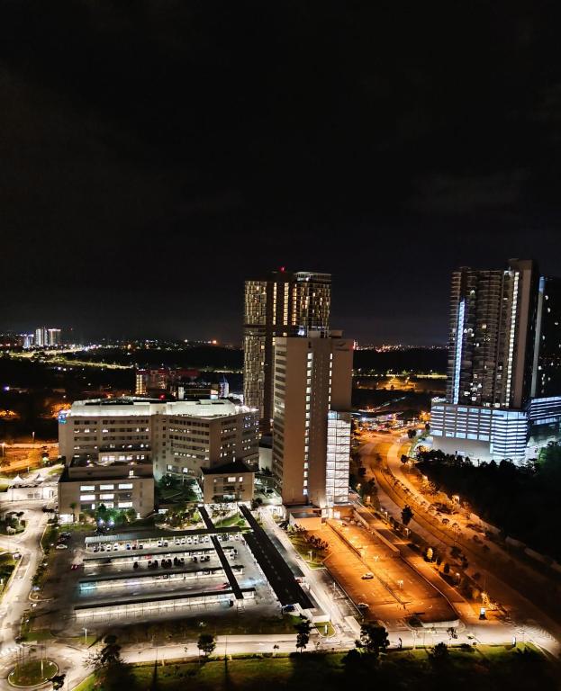 Nespecifikovaný výhled na destinaci Nusajaya nebo výhled na město při pohledu z apartmánu