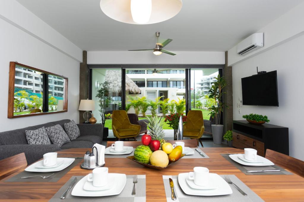 Right in the heart of Nuevo Vallarta! New and modern condo close to beaches, restaurants and more