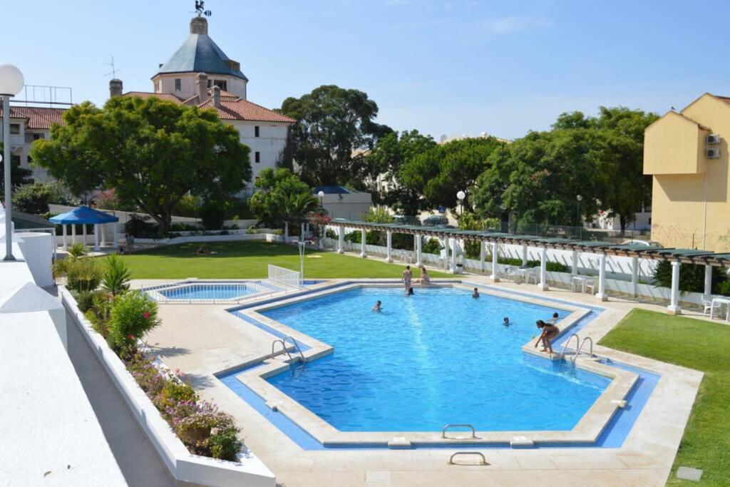 Bazén v ubytování Porto Marina Beach Vilamoura nebo v jeho okolí