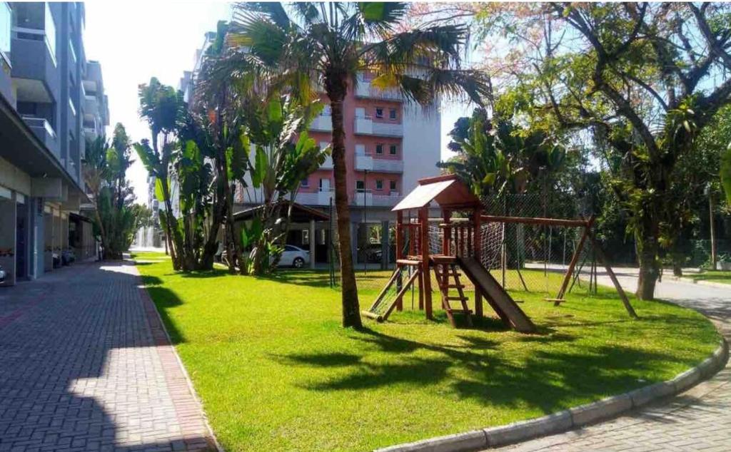  Apto Conforto e Qualidade à duas quadras da Praia de Perequê Açu - Ubatuba