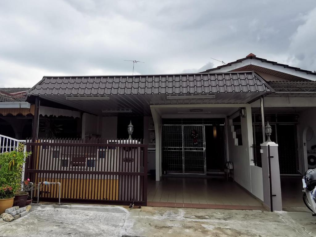 Bagan Terrace House near to Sunway Carnival Mall, Seberang Jaya