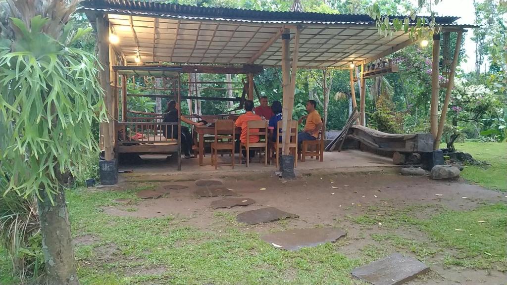 Zahrada ubytování ESA di Kubu Homestay