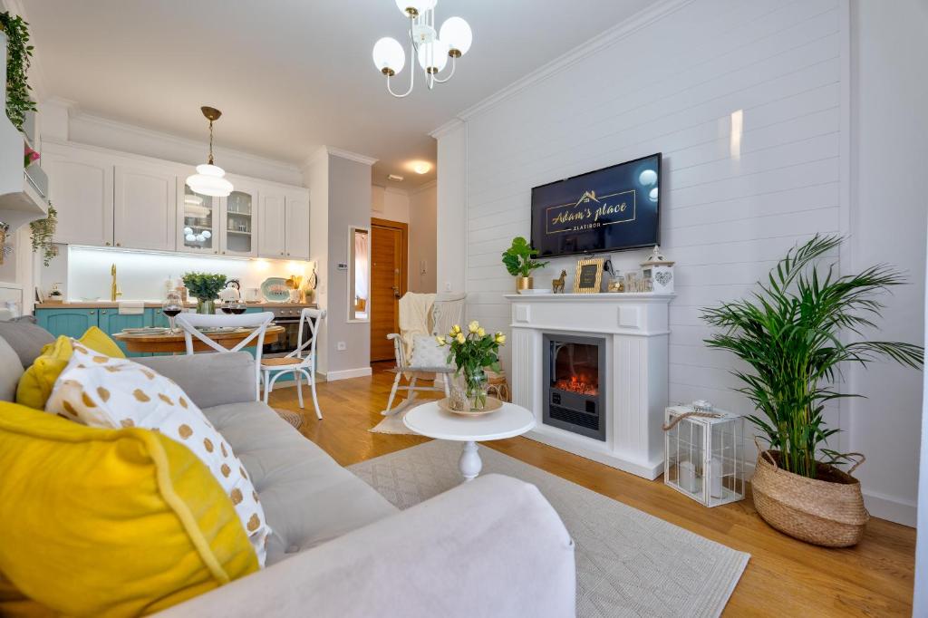 Adams place 2 - Housity