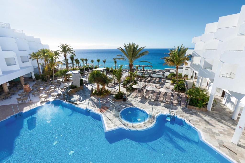 Bazén v ubytování Hotel Riu Palace Jandia nebo v jeho okolí
