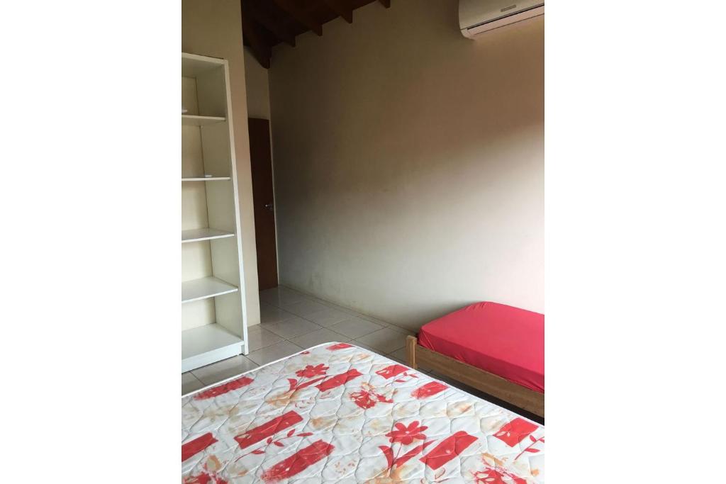  Excelente casa 50 metros da praia