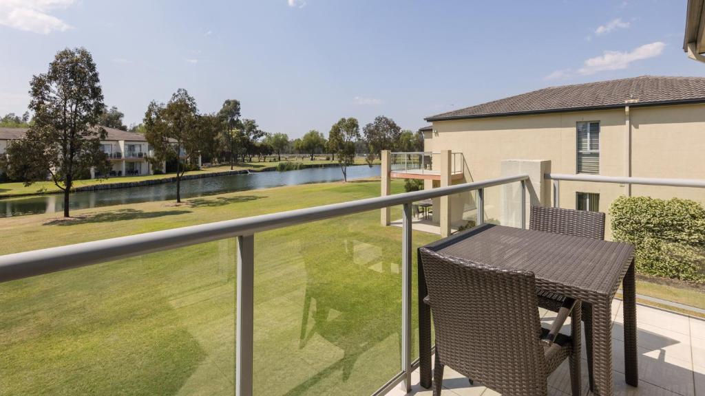 Balkón nebo terasa v ubytování Rydges Resort Hunter Valley
