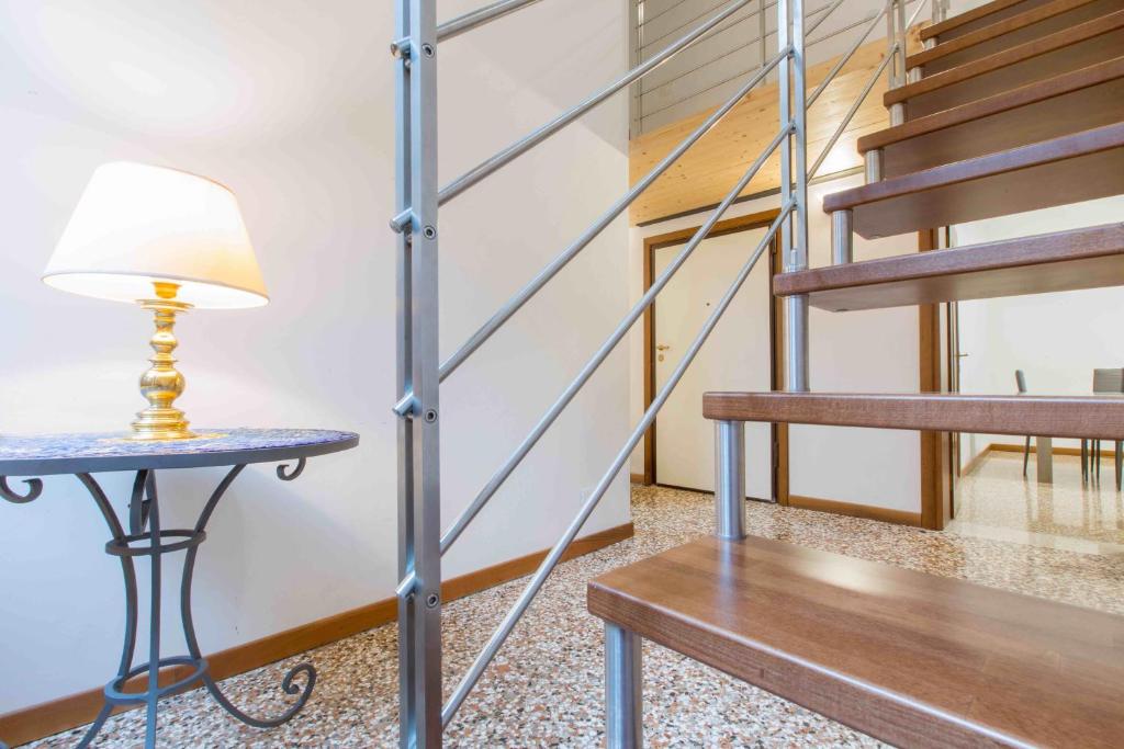 Zdjęcie z galerii obiektu CA CICOGNA air conditioning and fast WiFi, central location apartment w Wenecji